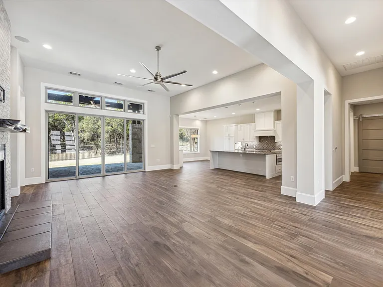 2604 Arion Cir — Photo 4