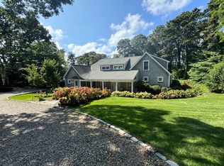 385 Barnes Rd, Oak Bluffs, MA 02557