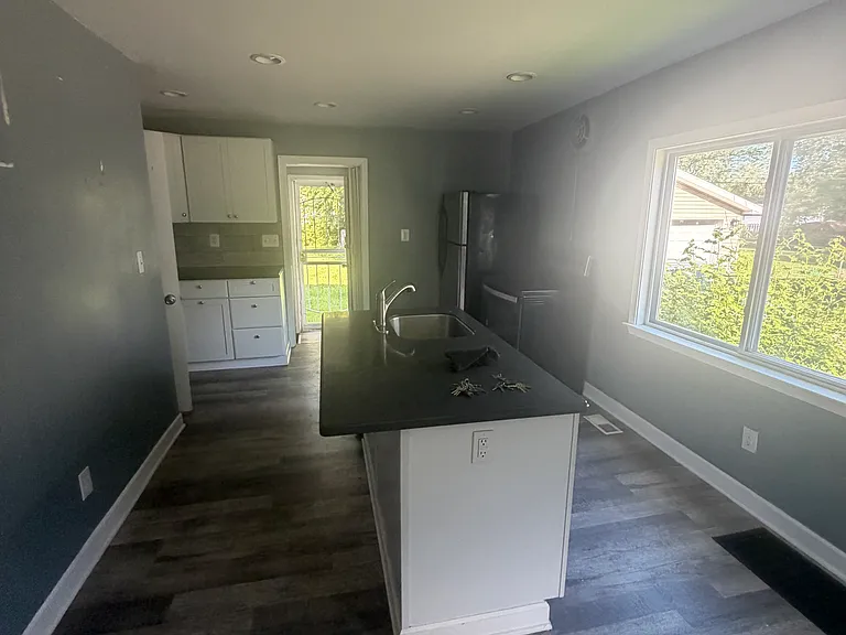 22050 Pleasant Ave #1 — Photo 7