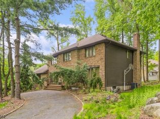 2 Concord Way, Morris Plains, NJ 07950