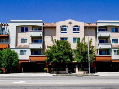 13951 Sherman Way, Van Nuys, CA, 91405