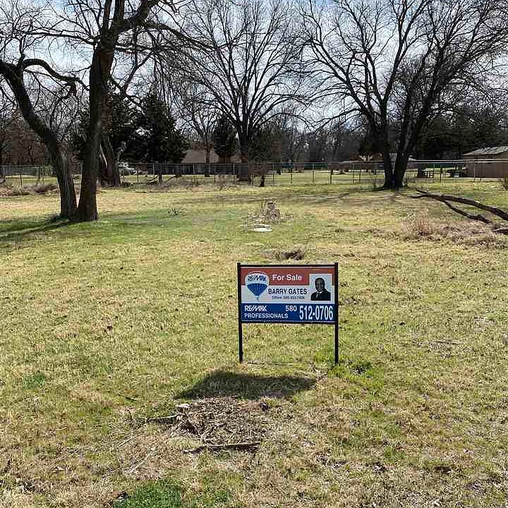 1st image of 307 W Rock Creek Dr