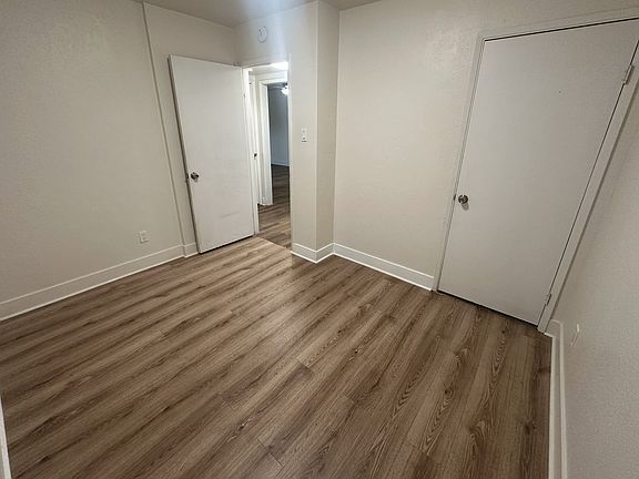 4th image of 969 Brockway Ave #3
