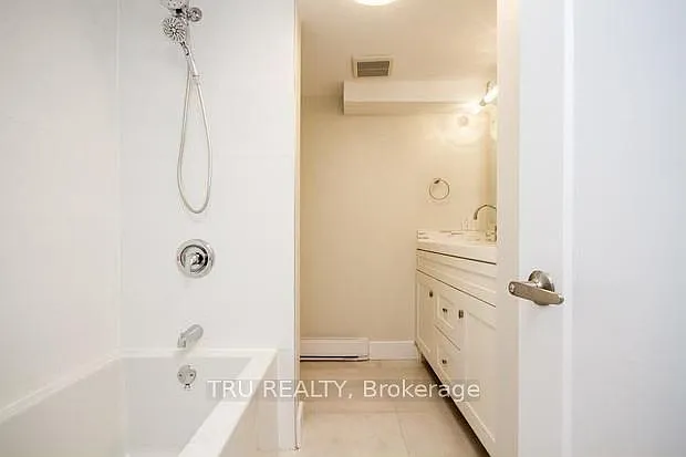 2430 Iris St #B — Photo 16