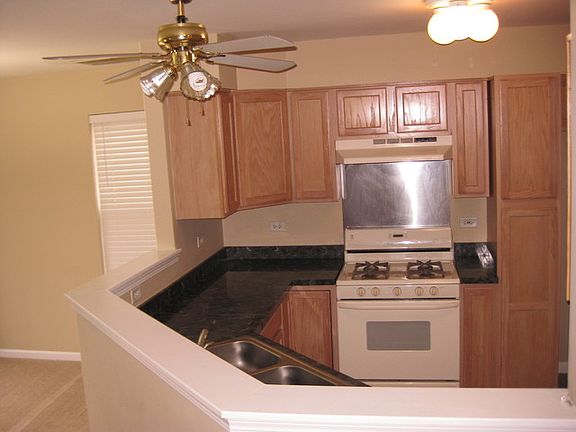 5th image of 2486 Stoughton Cir