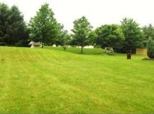 8 Martin Cir, Denver, PA 17517