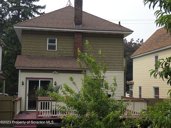 4th image of 220 Prescott Ave