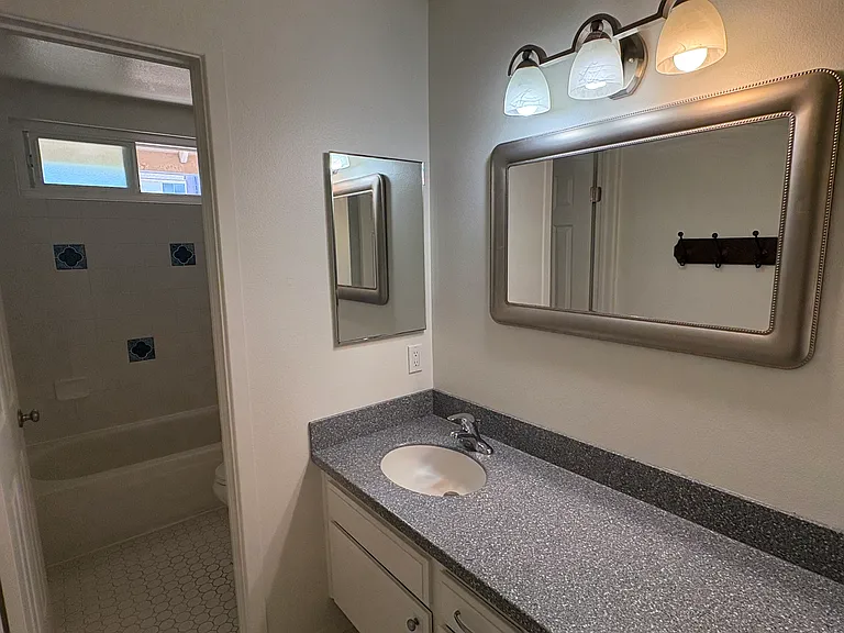 13115 Sundance Ave — Photo 11