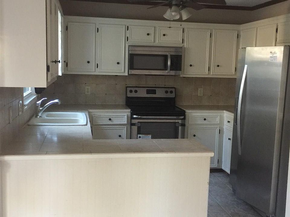 2nd image of 6 Belle Oaks Ct