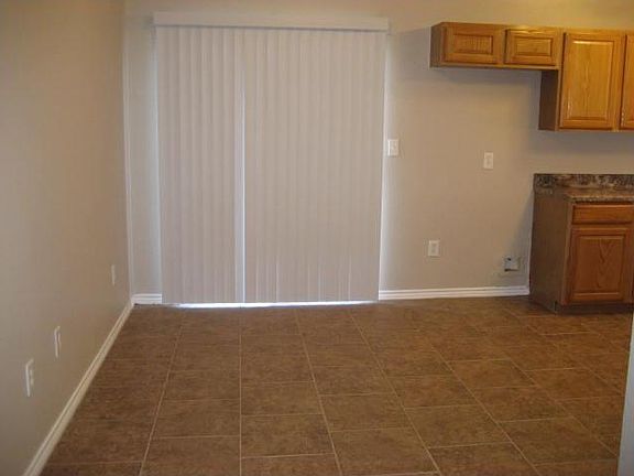 3rd image of 729 Cain St APT D