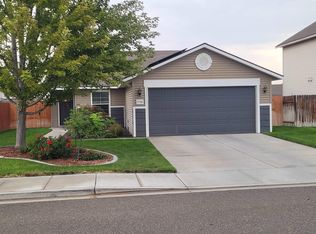 5708 Sidon Ln, Pasco, WA 99301