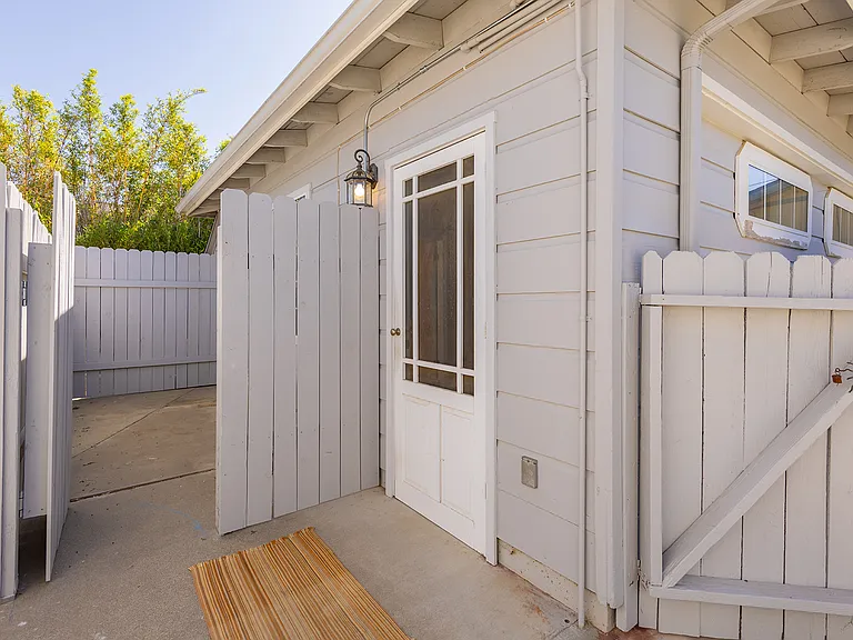 Brandt Ave — Photo 1