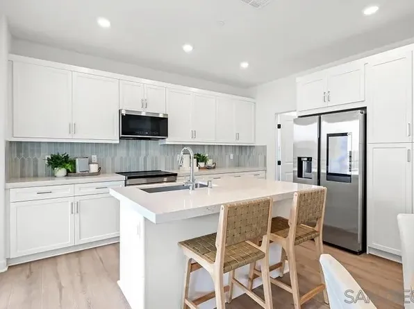 379 Honeysuckle, Oceanside, CA 92057