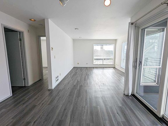 3rd image of 3900 Latona Ave NE APT 203