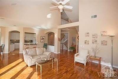 5th image of 768 Ravensbury St