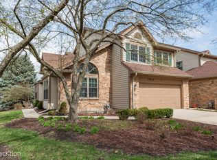 27W220 Chelsea Cir, Winfield, IL 60190