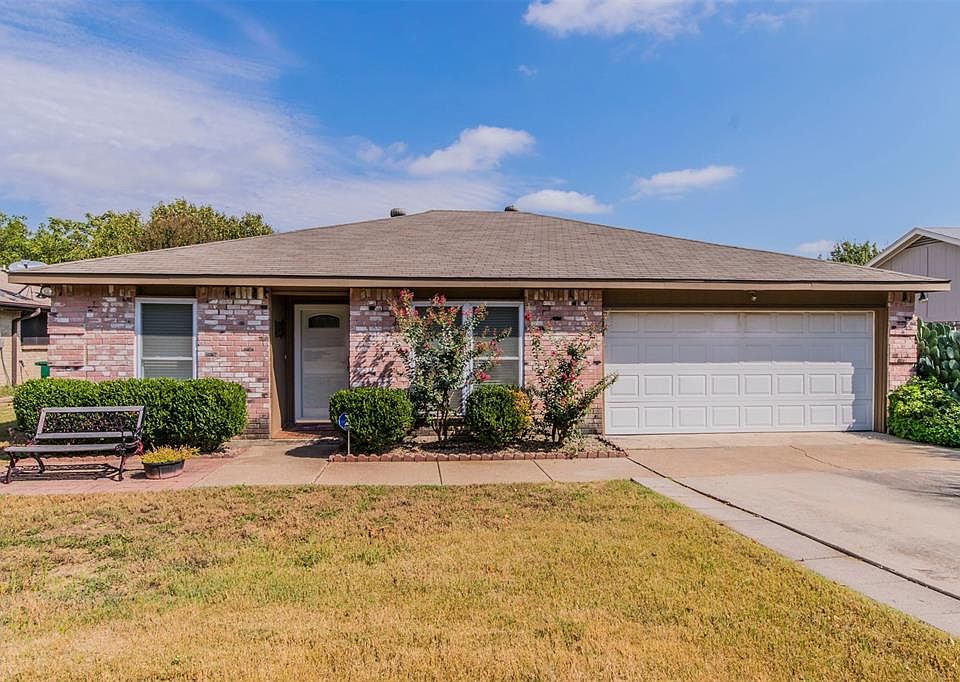 1st image of 9904 Caravelle Ct