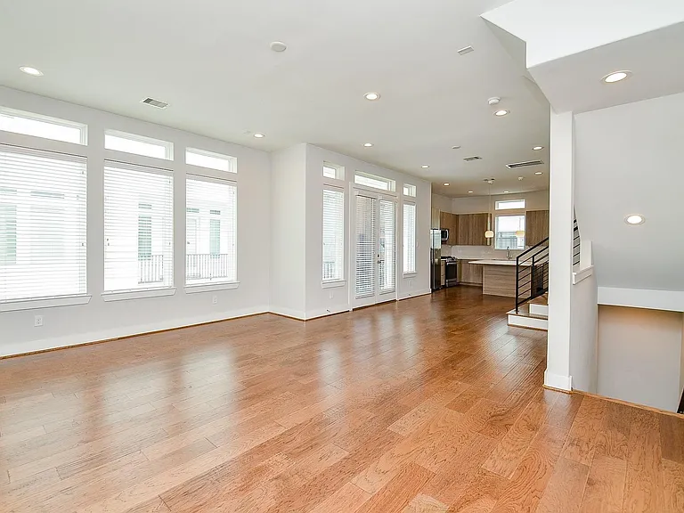 5903 Val Verde St #D — Photo 3