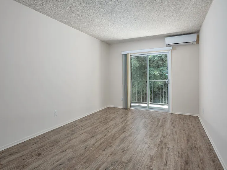 4747 Colfax Ave #4 — Photo 11