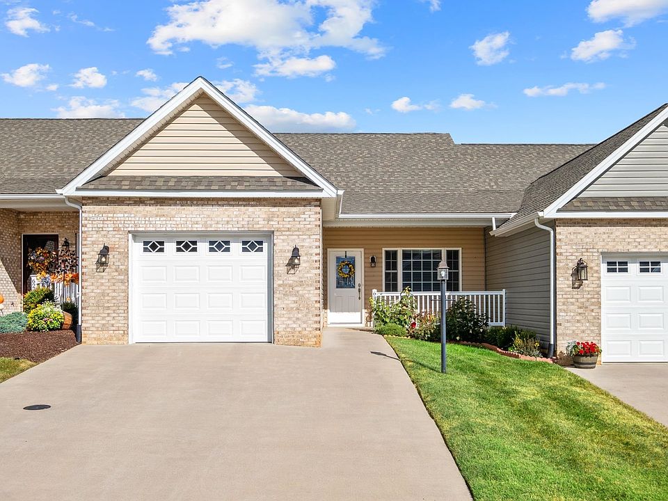 1st image of 64 Brown Stone Dr