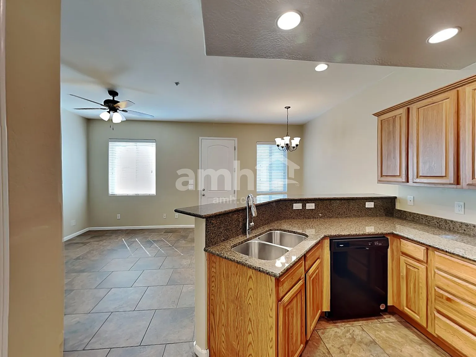 2 bed, 2.5 bath, 1241 sqft, $1,730 — Photo 3
