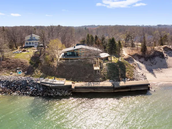 5294 Pine Lane Path, Stevensville, MI 49127