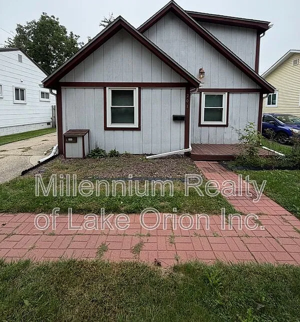 3 bed, 2.0 bath, 1199 sqft, $1,550 — Photo 1