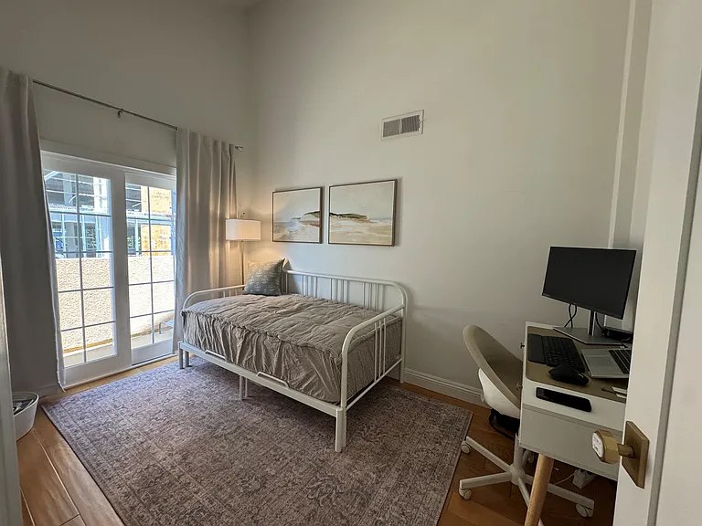 945 N Hudson Ave #204 — Photo 11