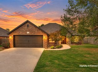 4405 W Canopy Meadows Dr, Rogers, AR 72758