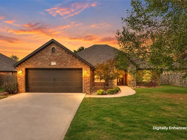 4405 W Canopy Meadows Dr, Rogers, AR 72758