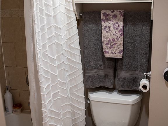 5th image of 2221 W Cortland St #1