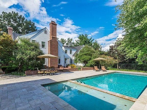 2nd image of 7220 Westhampton Pl