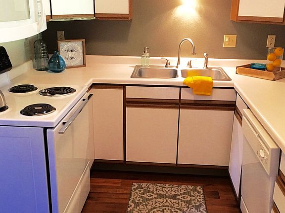 3rd image of 2392 Sumac Way