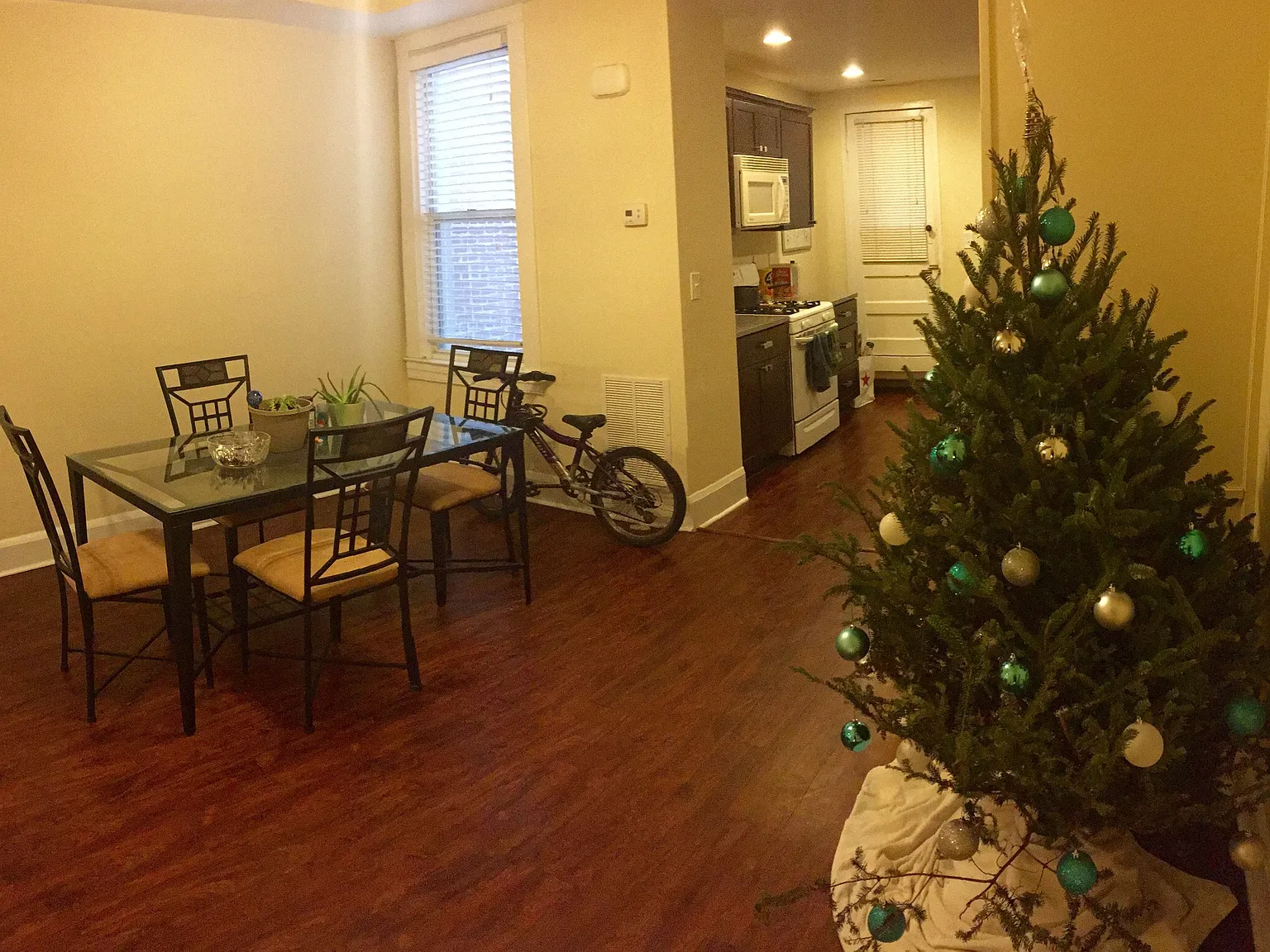 725 Grundy St — Photo 2
