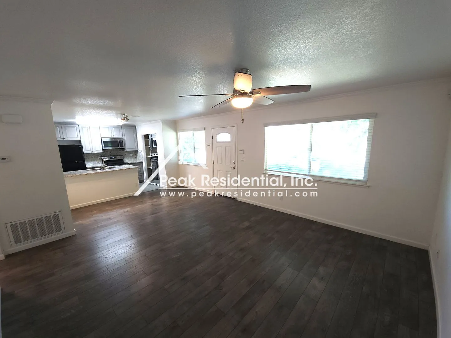 Updated 2bd/1ba Foothill Farms Condo with Garage — Photo 4