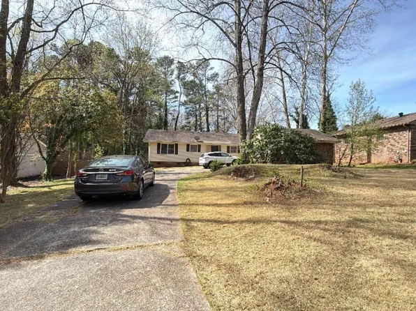 5581 Shadow Rock Dr, Lithonia, GA 30058