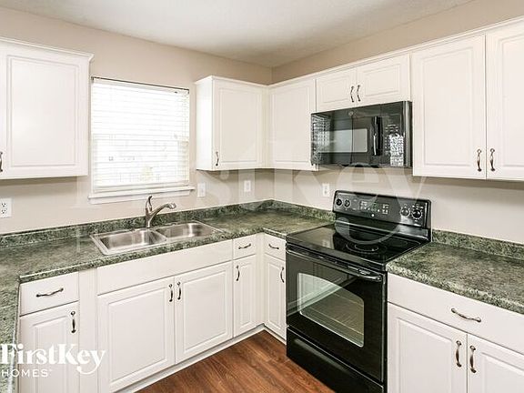 4th image of 3144 Woodhaven Way