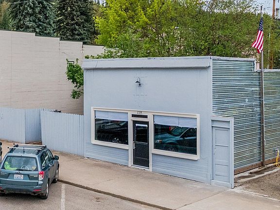2nd image of 218 E 5th Ave