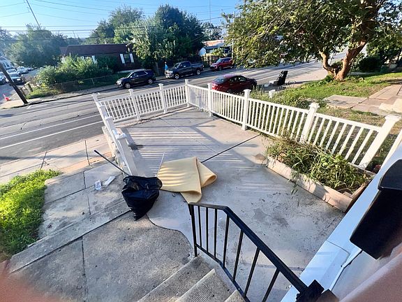 3rd image of 5618 Elmwood Ave