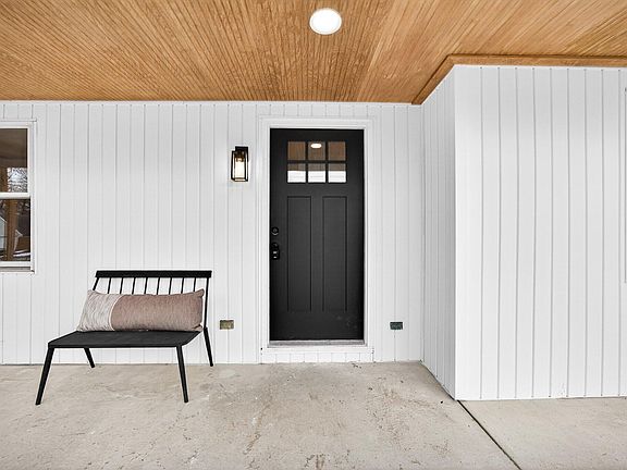 3rd image of 2175 Newport St SW