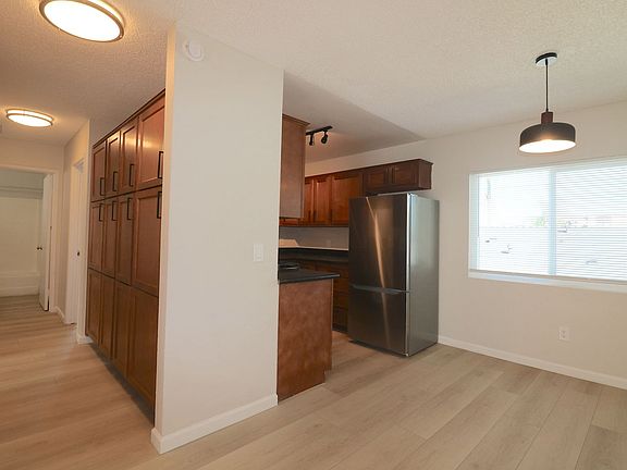 4th image of 4333 Winona Ave APT D