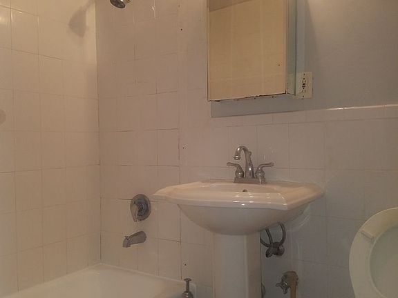 2nd image of 5620 Sylvan Ave #3K