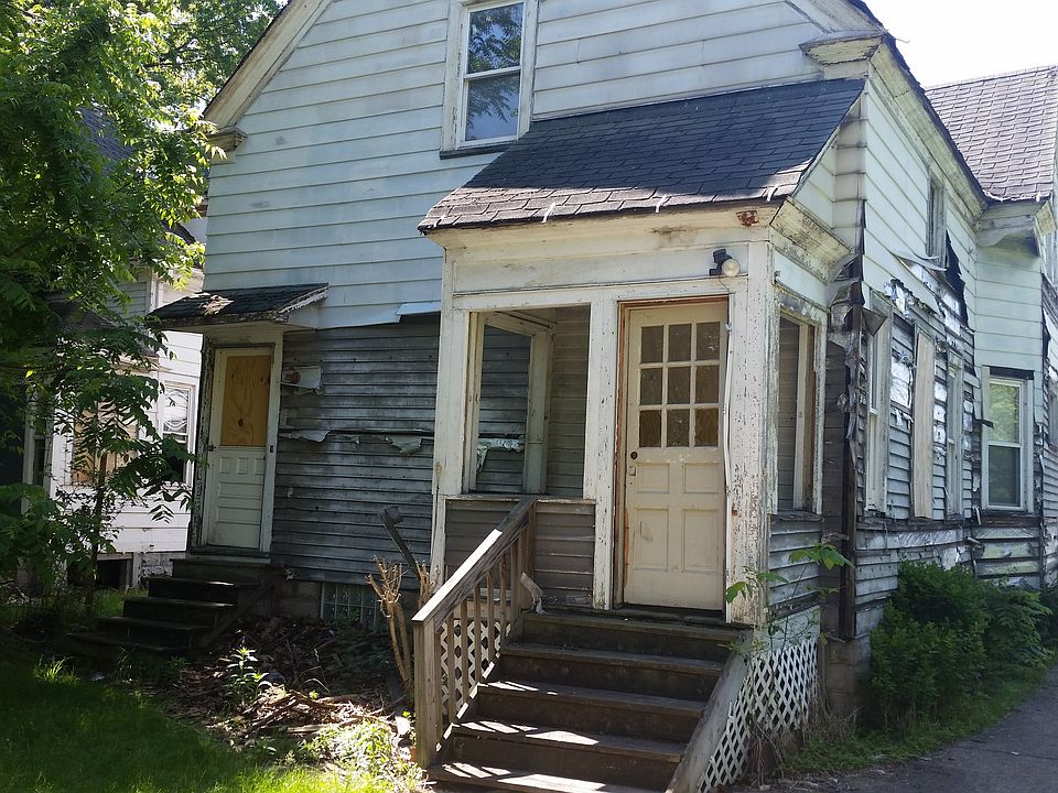 2nd image of 6811 Consul Ave
