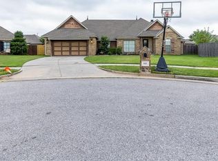 805 Brian Ct, Moore, OK 73160