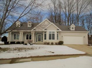 4502 Woodfield Ct, Manitowoc, WI 54220