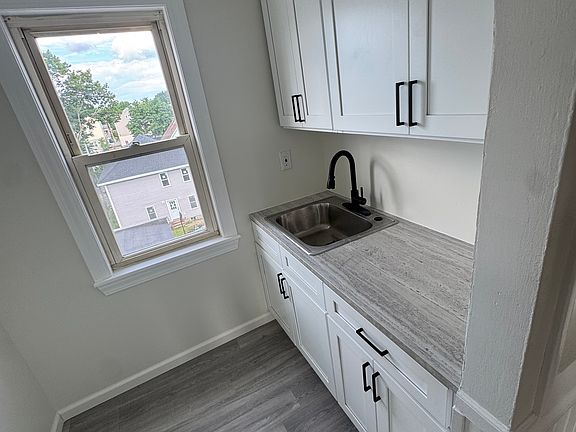 5th image of 237 Dulude Ave