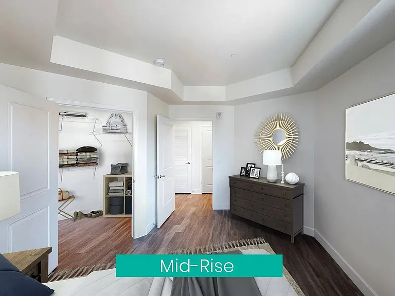 Capitol Towers - Luxury Midrise — Photo 10