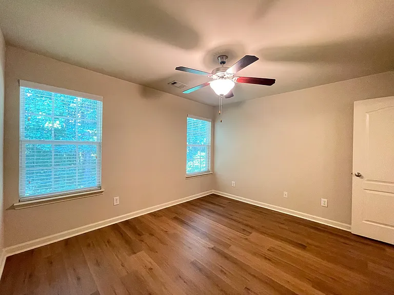 3242 Brockenhurst Dr — Photo 21