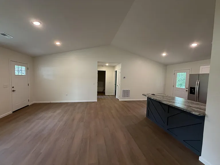 204 Peter Ave — Photo 11