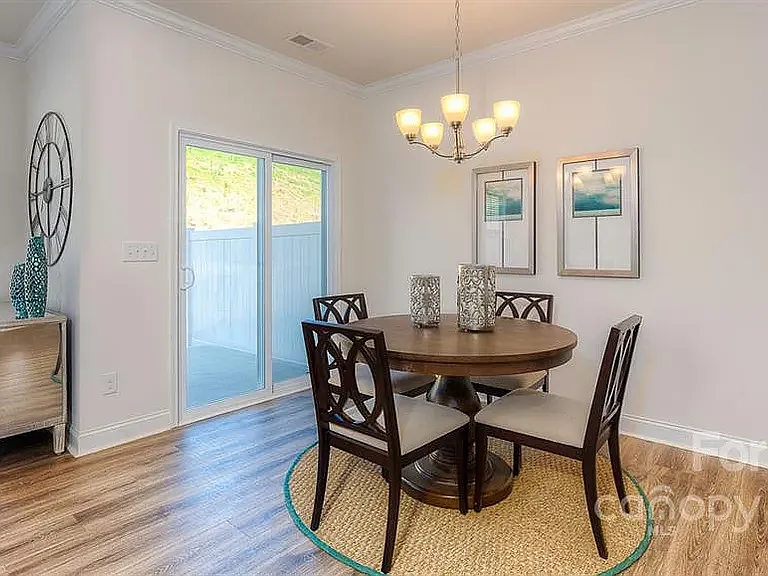 131 Creekview Rd — Photo 10
